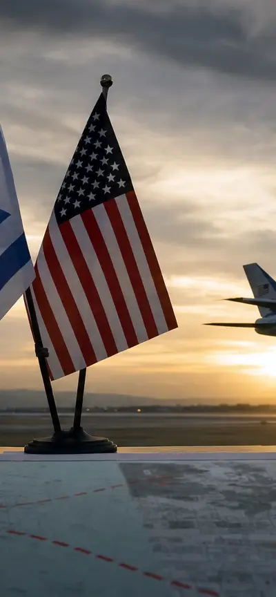 Air Force One em pista de aeroporto durante operação de segurança presidencial