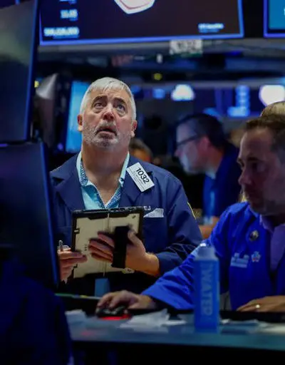 Gráfico do S&P 500 em leve alta durante tensões geopolíticas